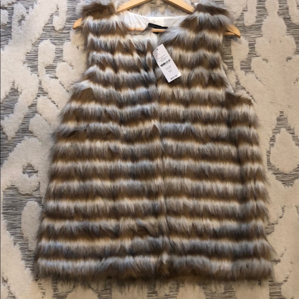 NWT Faux Fur Vest- L